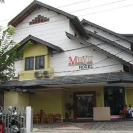 Mervit Hotel Padang  Ngoại thất bức ảnh