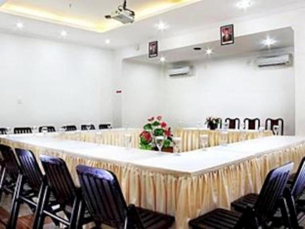 Mervit Hotel Padang  Ngoại thất bức ảnh