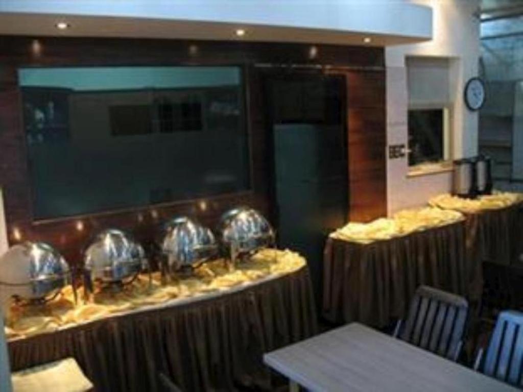 Mervit Hotel Padang  Ngoại thất bức ảnh